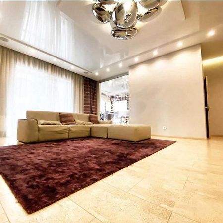 2-Bedroom Most City Center Area Apartment Днепър Екстериор снимка