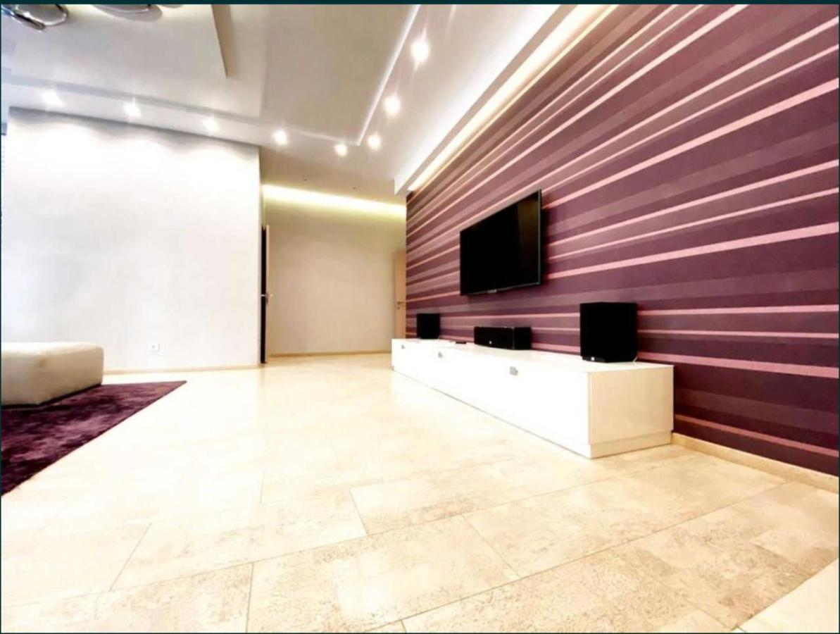 2-Bedroom Most City Center Area Apartment Днепър Екстериор снимка
