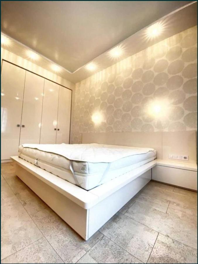 2-Bedroom Most City Center Area Apartment Днепър Екстериор снимка